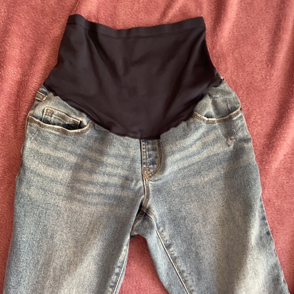 Old Navy Maternity Rockstar Super Skinny Jeans - Picture 2 of 4